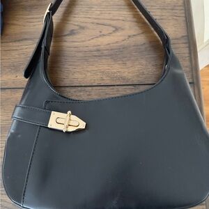 Elegant Black Shoulder Bag